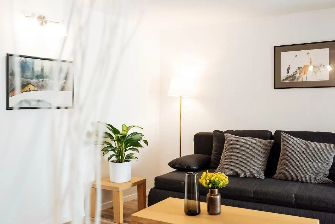 Lovely House And Courtyard In City Center Bukarest